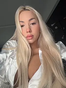 violettabunny03 online show from February 13, 3:35 am