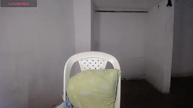 Snapshot of foxysweet09 chatting on July 28, 9:36 pm foxysweet09 online show from July 28, 9:36 pm