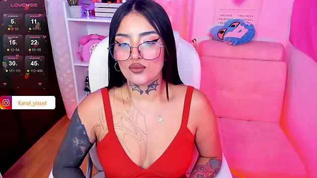 Snapshot of Hinataw33d01 chatting on February 20, 1:46 am Hinataw33d01 online show from February 20, 1:46 am