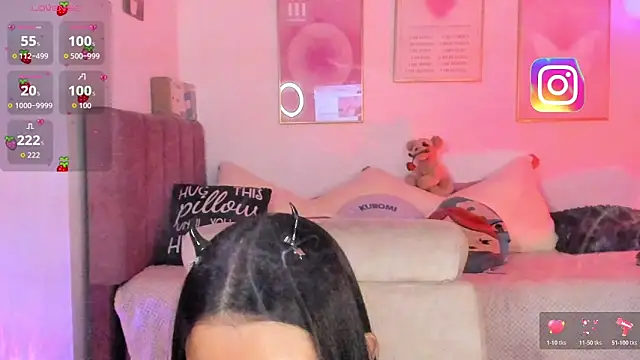 Snapshot of Hinataw33d01 chatting on November 23, 3:28 am Hinataw33d01 online show from November 23, 3:28 am