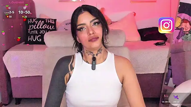 Snapshot of Hinataw33d01 chatting on November 26, 1:39 am Hinataw33d01 online show from November 26, 1:39 am