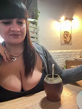Sensualmente333 online show from June 9, 12:28 pm