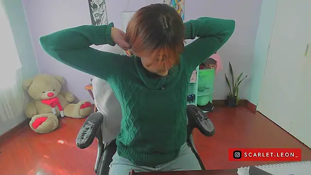 Scarletleon77 online show from January 14, 2:53 pm