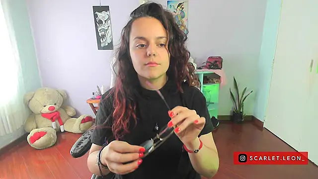 Scarletleon77 online show from January 17, 4:04 pm