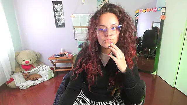 Scarletleon77 online show from February 24, 5:20 pm