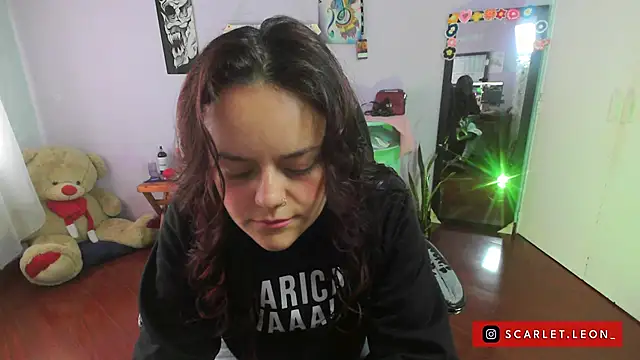 Scarletleon77 online show from March 21, 3:35 pm