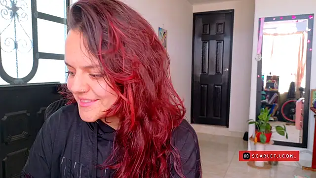 Snapshot of Scarletleon77 chatting on August 3, 6:11 pm Scarletleon77 online show from August 3, 6:11 pm
