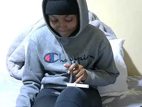 Snapshot of Sweet_kelsiey chatting on June 2, 11:18 pm Sweet kelsiey online show from June 2, 11:18 pm
