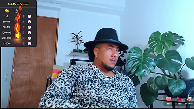 Snapshot of yosoy_enzo2020 chatting on February 1, 5:49 am yosoy enzo2020 online show from February 1, 5:49 am