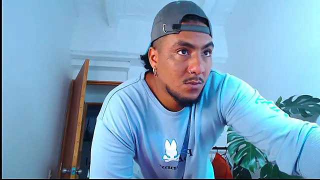 Snapshot of yosoy_enzo2020 chatting on February 2, 10:35 am yosoy enzo2020 online show from February 2, 10:35 am