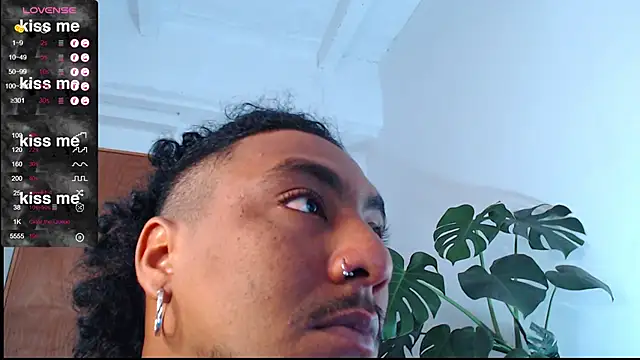 Snapshot of yosoy_enzo2020 chatting on February 23, 2:25 pm yosoy enzo2020 online show from February 23, 2:25 pm