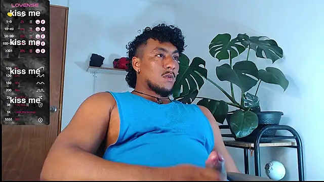 Snapshot of yosoy_enzo2020 chatting on February 27, 2:42 am yosoy enzo2020 online show from February 27, 2:42 am