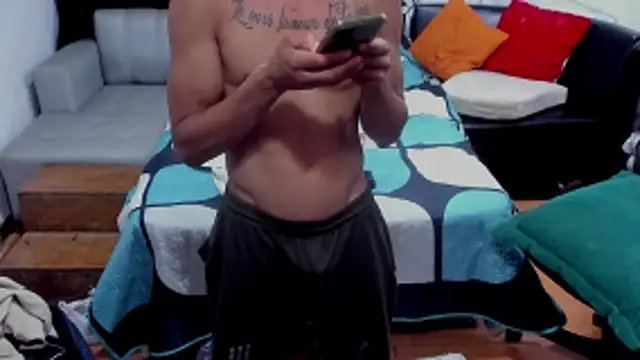 Snapshot of Brunocuttie94 chatting on June 4, 9:54 pm Brunocuttie94 online show from June 4, 9:54 pm