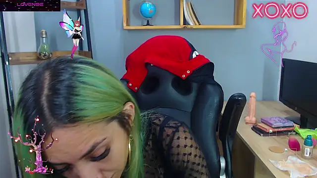 Erika Stevens online show from October 28, 12:03 am