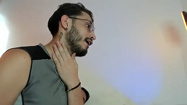 Snapshot of axel_giracr chatting on January 12, 7:53 pm axel giracr online show from January 12, 7:53 pm