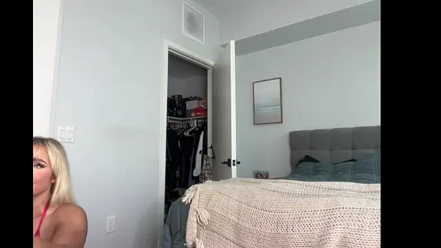 Snapshot of ElenaErickson chatting on November 17, 8:03 pm ElenaErickson online show from November 17, 8:03 pm