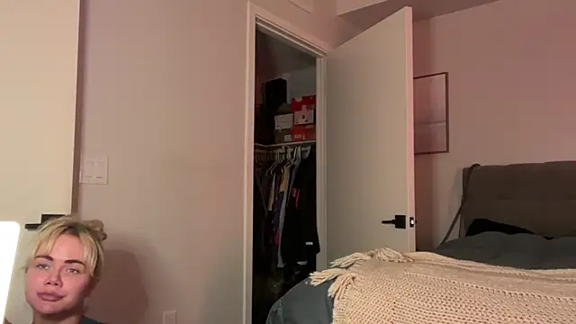 ElenaErickson online show from February 13, 4:30 am