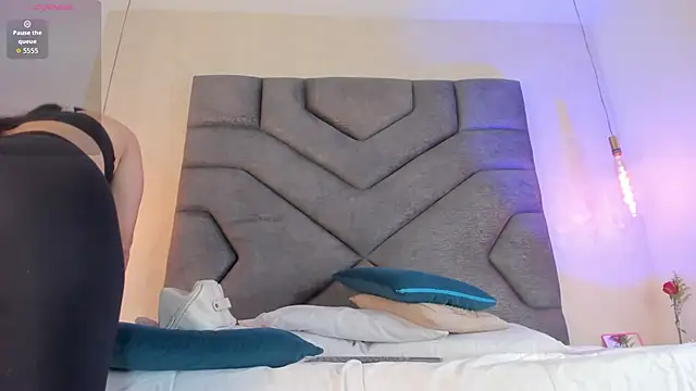 Liinda Saenz online show from December 5, 11:30 am