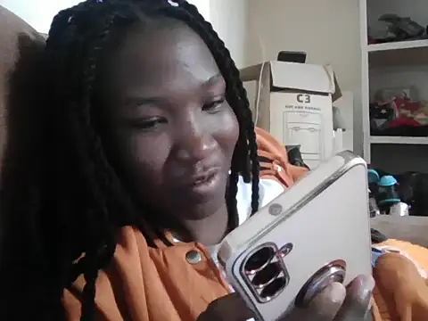 Snapshot of just_nala chatting on May 5, 8:33 am just nala online show from May 5, 8:33 am