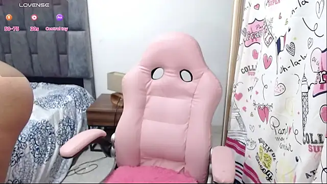 Snapshot of Alicelunaa chatting on March 8, 9:51 pm Alicelunaa online show from March 8, 9:51 pm