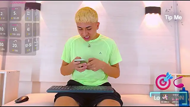 Snapshot of jeic_18 chatting on September 23, 2:53 pm jeic 18 online show from September 23, 2:53 pm