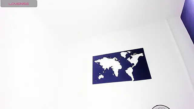 Snapshot of CurvyViolet chatting on December 9, 7:29 pm CurvyViolet online show from December 9, 7:29 pm