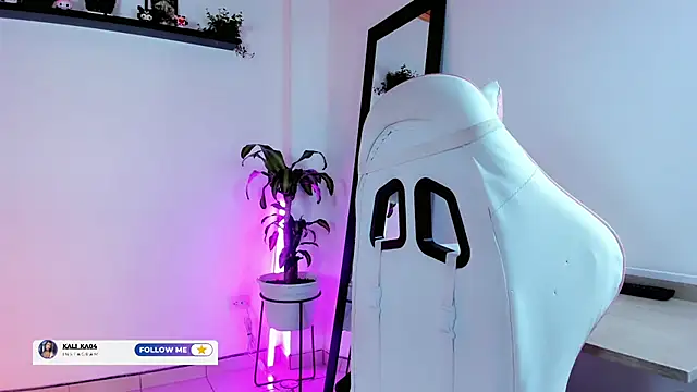 Snapshot of kali_ka_ chatting on October 27, 6:01 pm kali ka online show from October 27, 6:01 pm