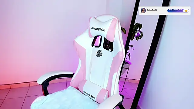 Snapshot of kali_ka_ chatting on November 10, 6:07 pm kali ka online show from November 10, 6:07 pm