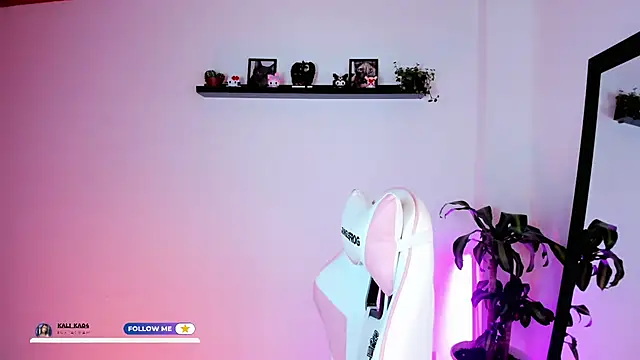 Snapshot of kali_ka_ chatting on November 25, 5:57 pm kali ka online show from November 25, 5:57 pm