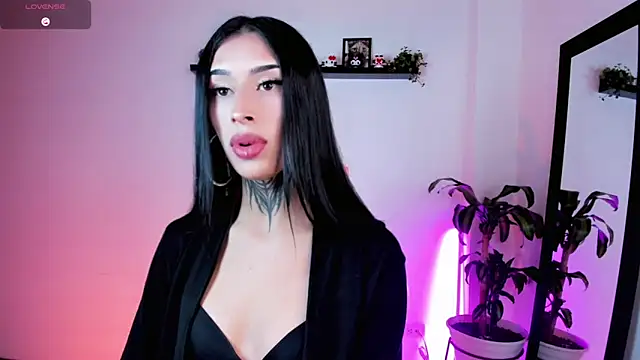 Snapshot of kali_ka_ chatting on December 18, 8:37 pm kali ka online show from December 18, 8:37 pm