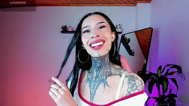 Snapshot of kali_ka_ chatting on May 21, 7:54 pm kali ka online show from May 21, 7:54 pm