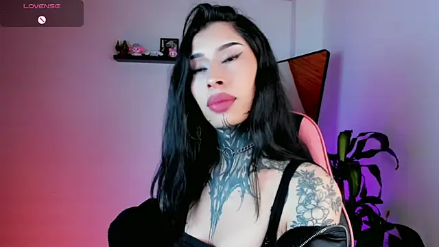Snapshot of kali_ka_ chatting on June 8, 1:28 am kali ka online show from June 8, 1:28 am