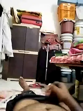 Snapshot of findmemylove chatting on January 8, 7:56 pm findmemylove online show from January 8, 7:56 pm