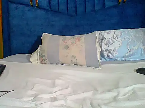 Snapshot of QueenMelisa chatting on July 15, 4:29 am QueenMelisa online show from July 15, 4:29 am