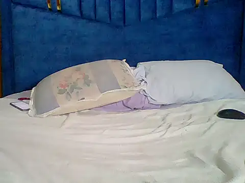 Snapshot of QueenMelisa chatting on July 24, 4:21 am QueenMelisa online show from July 24, 4:21 am