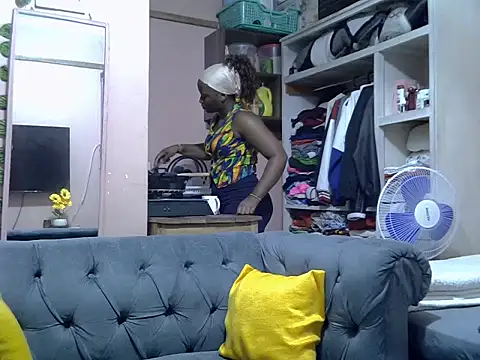 slender-qwene online show from July 28, 3:32 pm