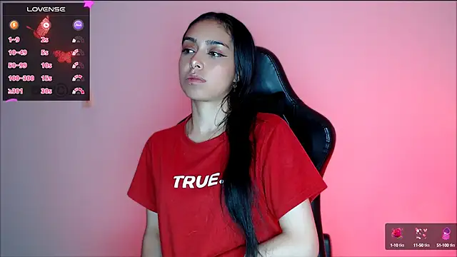 Snapshot of lilylouisee chatting on February 27, 9:25 pm lilylouisee online show from February 27, 9:25 pm