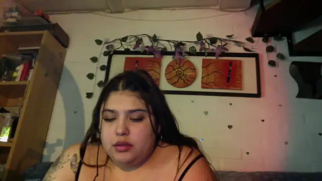 Snapshot of dreamgirl_sweet chatting on July 3, 3:35 am dreamgirl sweet online show from July 3, 3:35 am