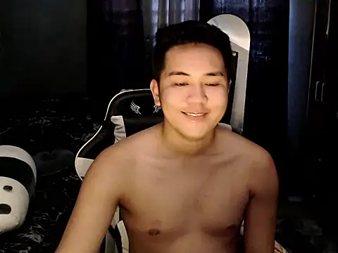 Snapshot of xgregor07 chatting on June 21, 4:48 am xgregor07 online show from June 21, 4:48 am