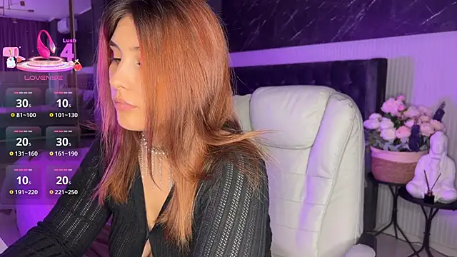 Snapshot of XtraHotX chatting on October 2, 1:12 am XtraHotX online show from October 2, 1:12 am