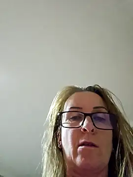 Snapshot of Steffi45 chatting on November 12, 8:19 pm Steffi45 online show from November 12, 8:19 pm