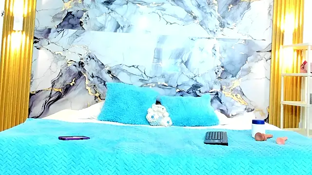 luna hoott online show from November 14, 1:32 pm