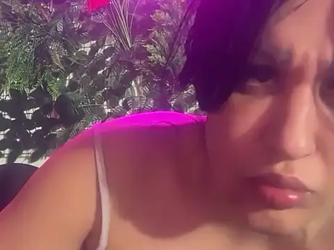 Snapshot of BareSlut6666LA chatting on November 4, 7:02 pm BareSlut6666LA online show from November 4, 7:02 pm