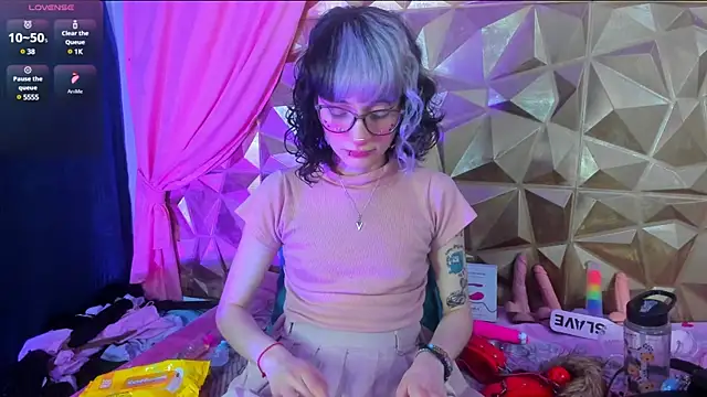 neeko princes online show from March 7, 12:34 pm