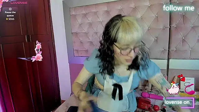 neeko princes online show from April 27, 12:36 pm