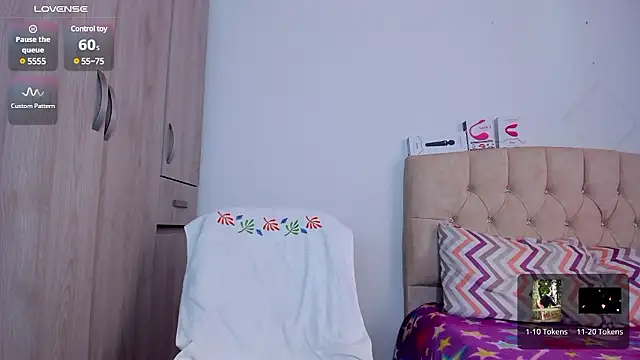 emily1  online show from December 7, 4:58 pm