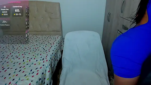 emily1  online show from December 17, 12:33 pm