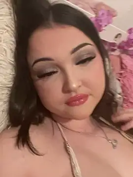 Snapshot of chunliklk chatting on December 6, 11:03 pm chunliklk online show from December 6, 11:03 pm