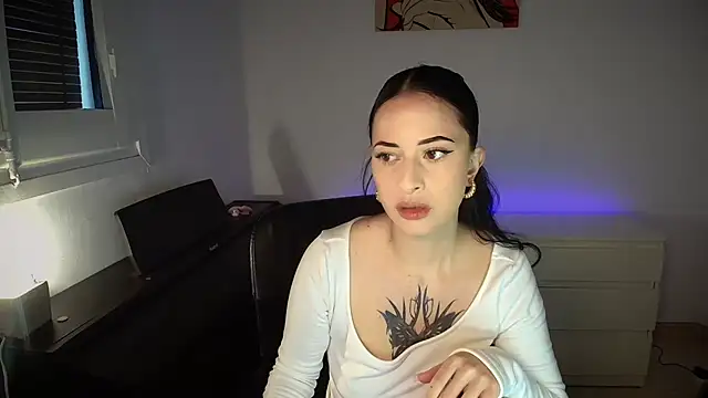 Windy butterfly online show from December 2, 8:30 am