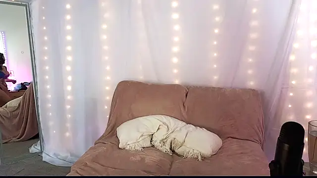 Aprilreign online show from November 15, 5:38 am